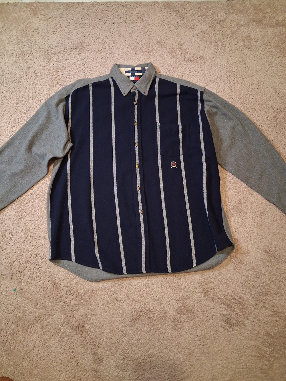Vintage Tommy Hillfiger Fleece Button Up..size Xl